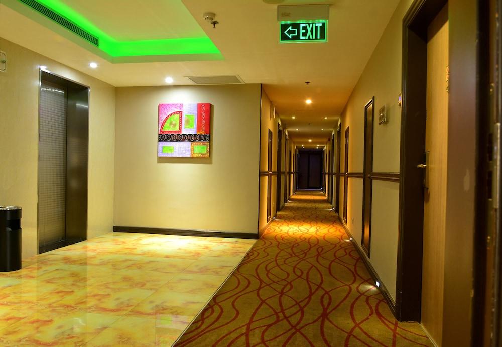Pearl Grand Hotel Colombo Exterior foto