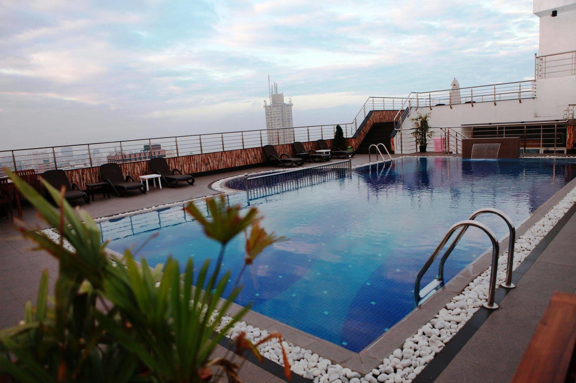 Pearl Grand Hotel Colombo Exterior foto